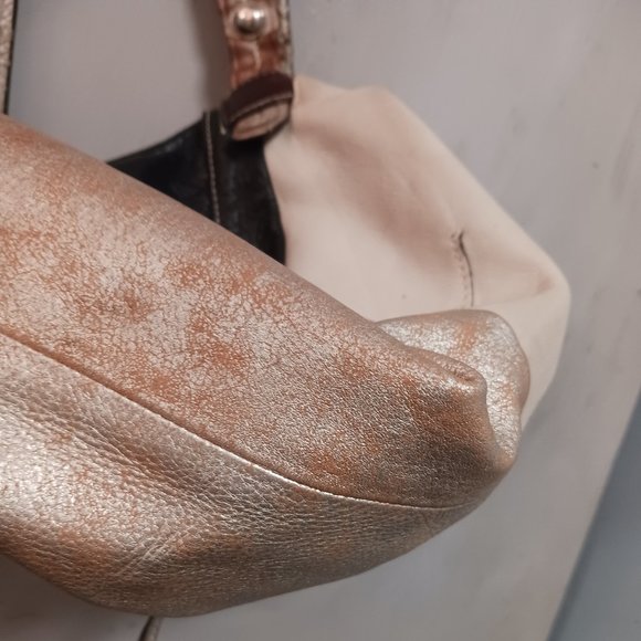 B.Makowski Classic Distressed Hobo - Picture 4 of 11